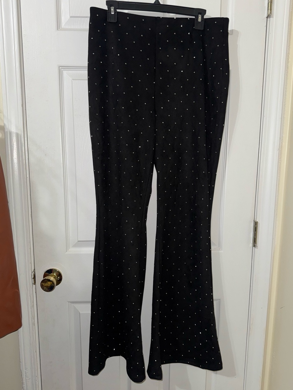 Willow + Root Black Wide-Leg Pants with Sparkle Studs - Picture 4 of 6